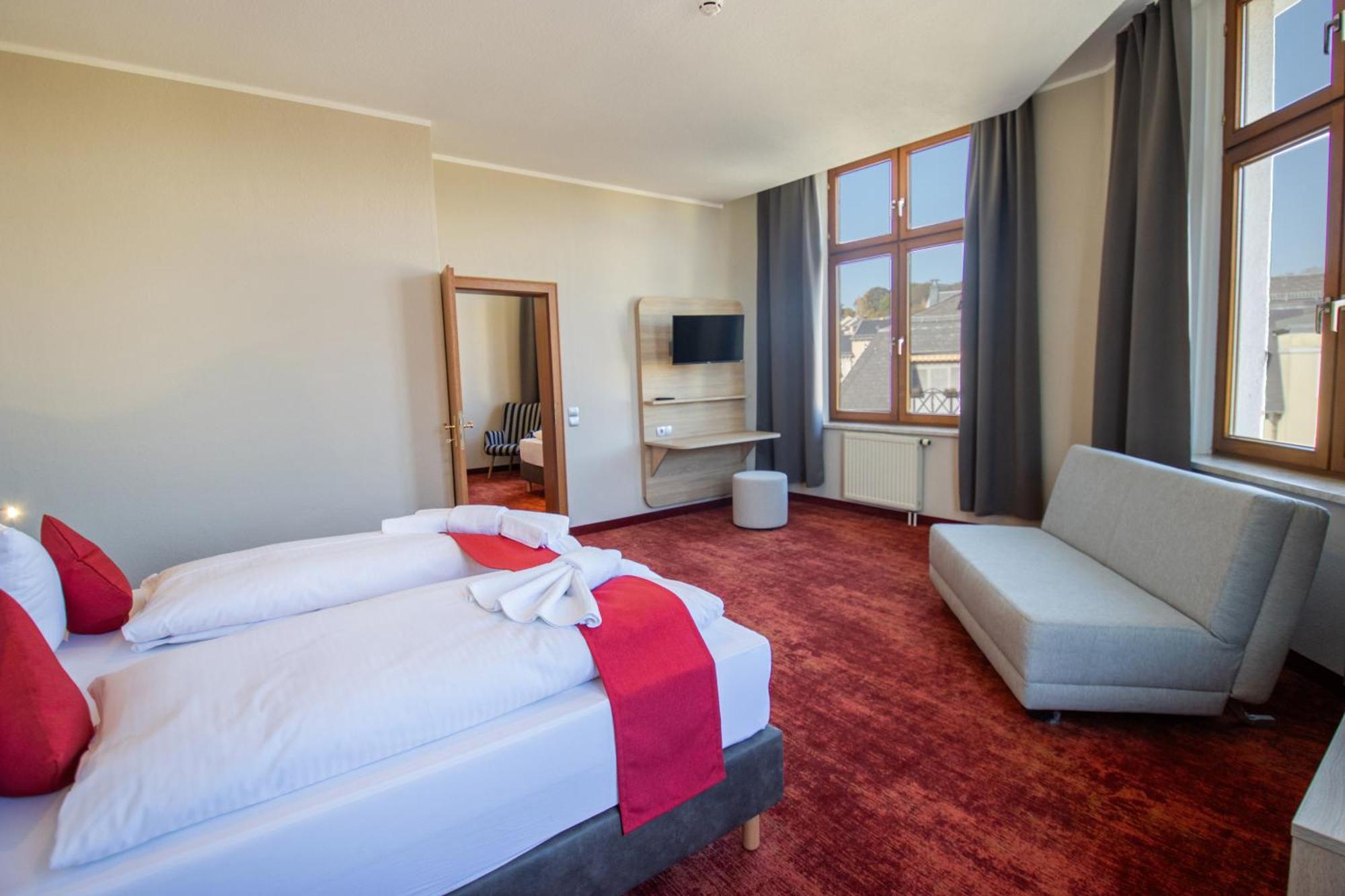 Hotel Lengenfelder Hof Lengenfeld  المظهر الخارجي الصورة