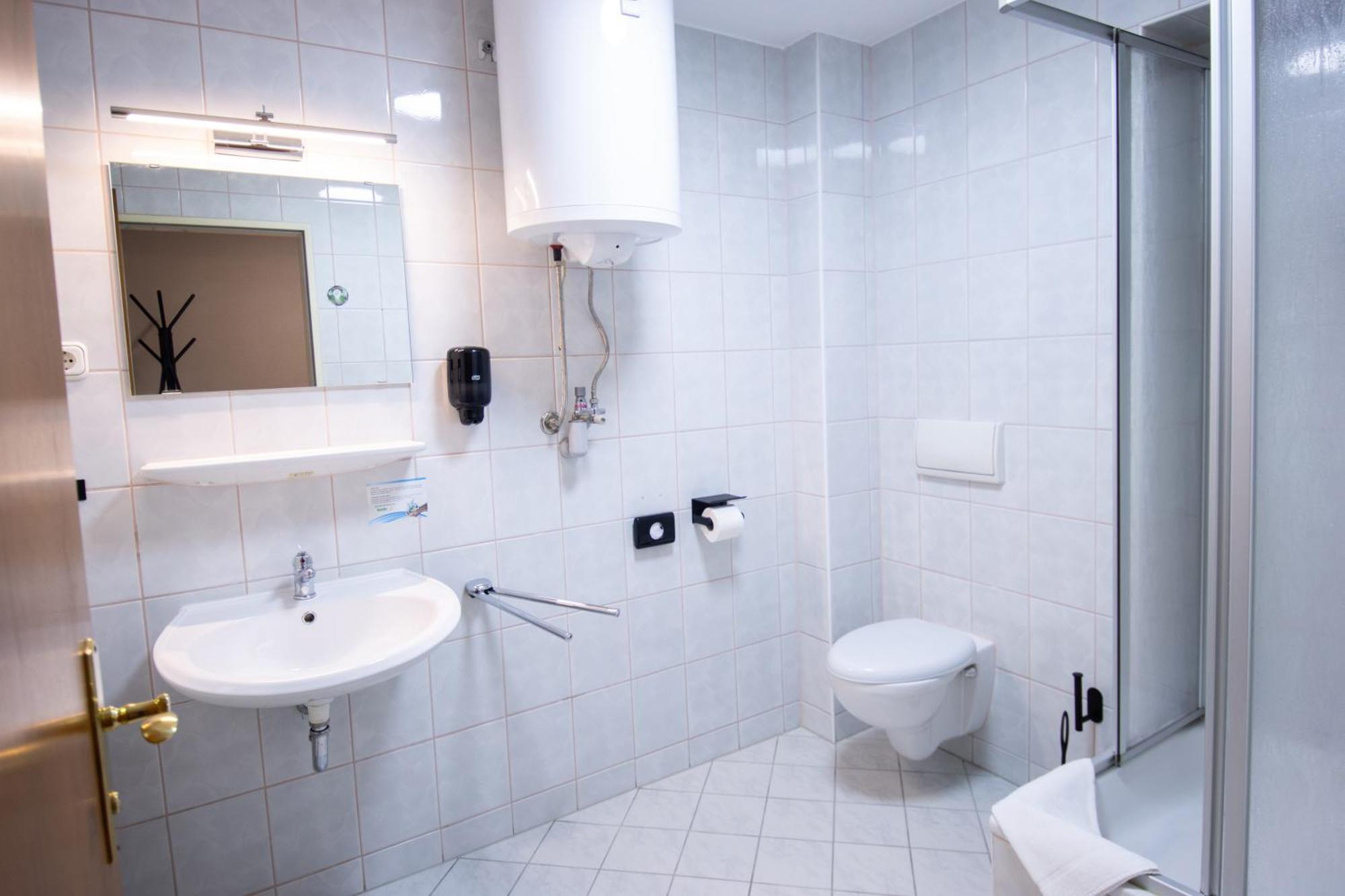 Hotel Lengenfelder Hof Lengenfeld  المظهر الخارجي الصورة