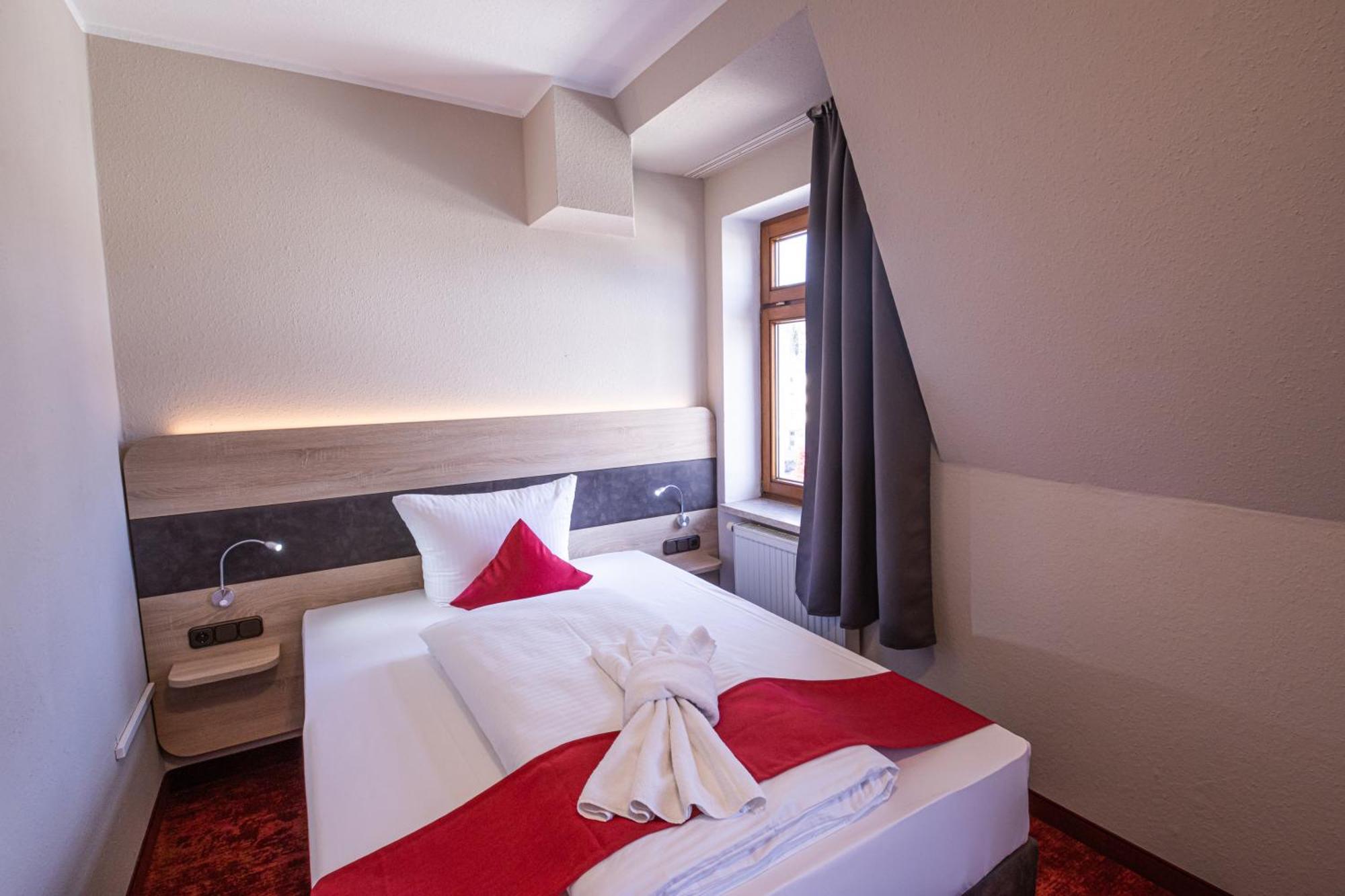 Hotel Lengenfelder Hof Lengenfeld  المظهر الخارجي الصورة