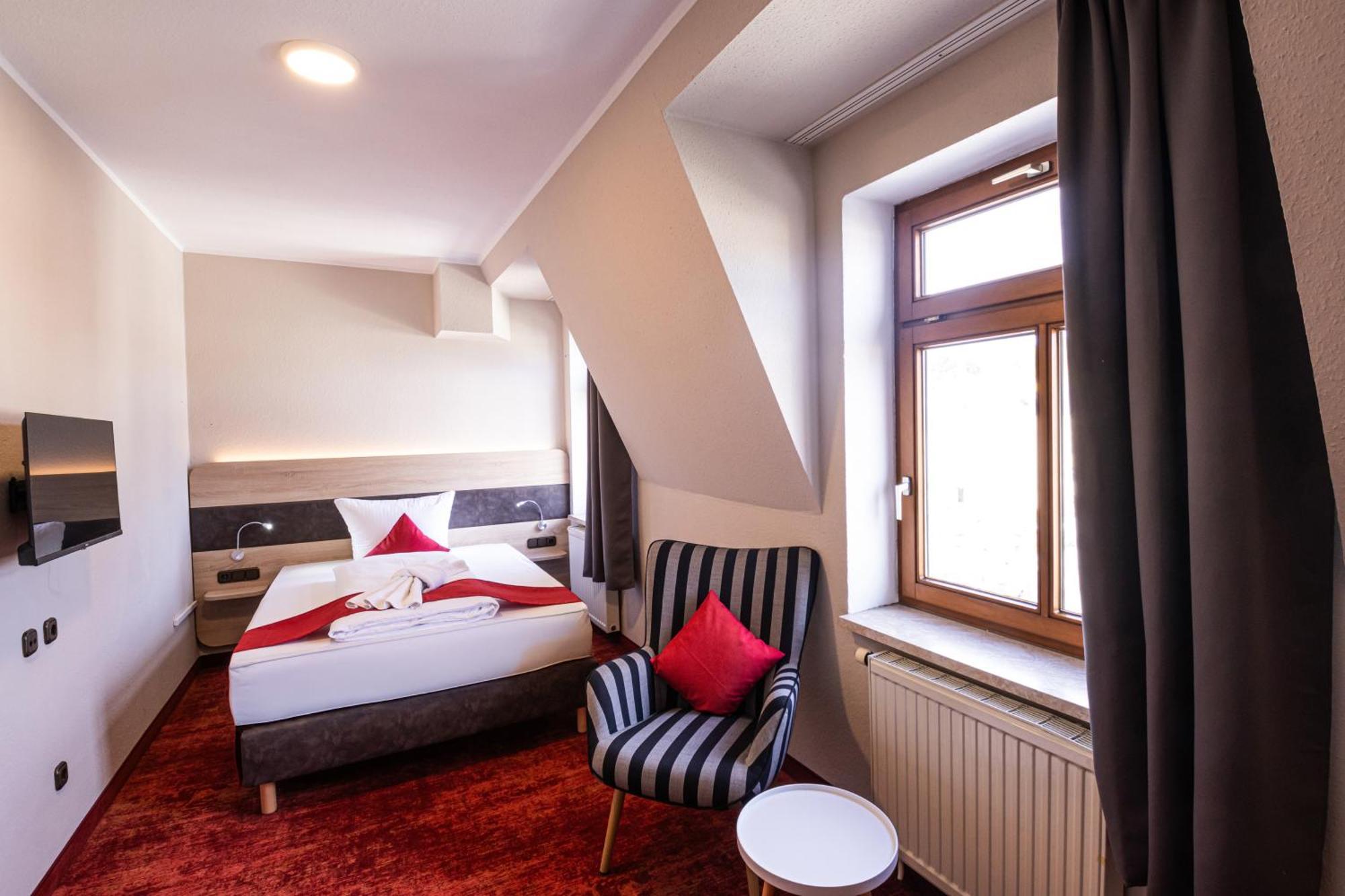 Hotel Lengenfelder Hof Lengenfeld  المظهر الخارجي الصورة